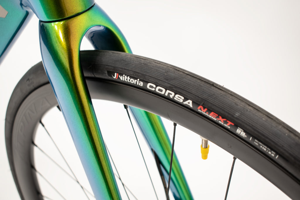 Dolan Ares Disc Carbon Road Bike- Shimano 105 12spd Mavic